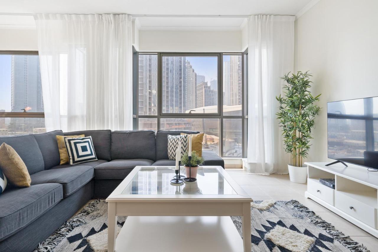 Stylish Apartment With Partial Burj Khalifa View Dubai Ngoại thất bức ảnh