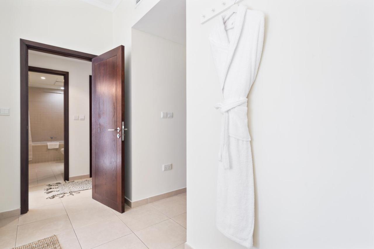 Stylish Apartment With Partial Burj Khalifa View Dubai Ngoại thất bức ảnh