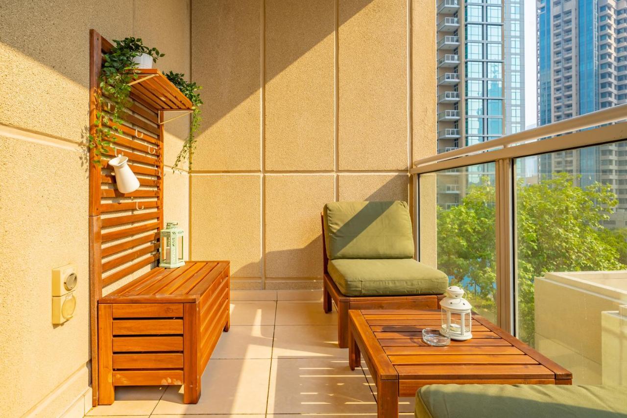 Stylish Apartment With Partial Burj Khalifa View Dubai Ngoại thất bức ảnh